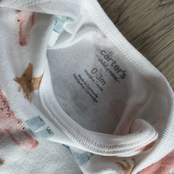 Carter’s baby girl set - Picture 3 of 3